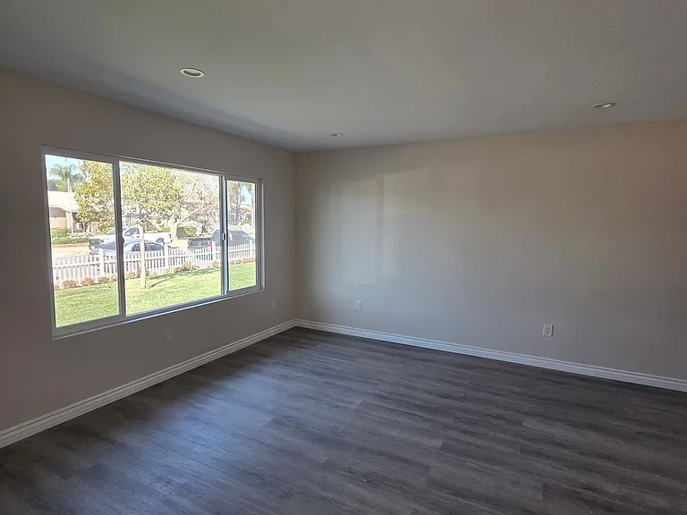 5546 Sulphur Dr — Photo 16