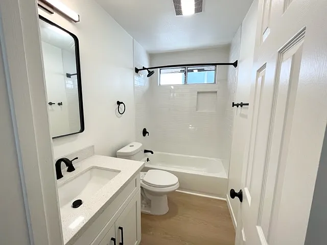 2627 E Broadway #4 — Photo 10