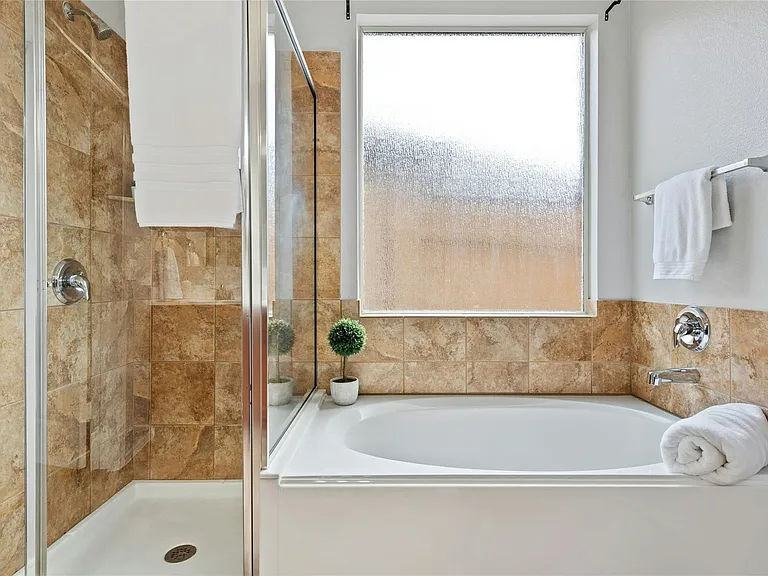 5929 Abby Ann Ln — Photo 12