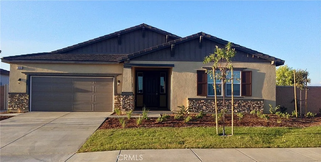 4 bed, 3.5 bath, 2805 sqft, $3,300 — Photo 1