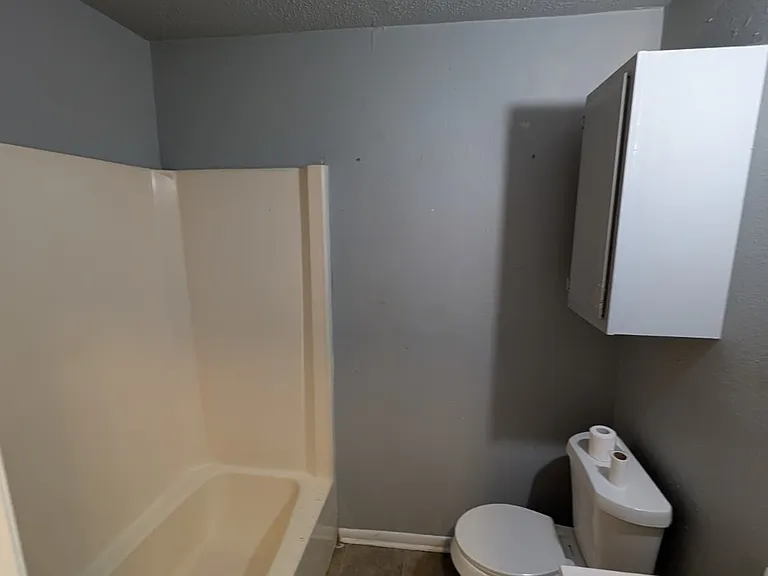 4123 Old Hearne Rd #B — Photo 15