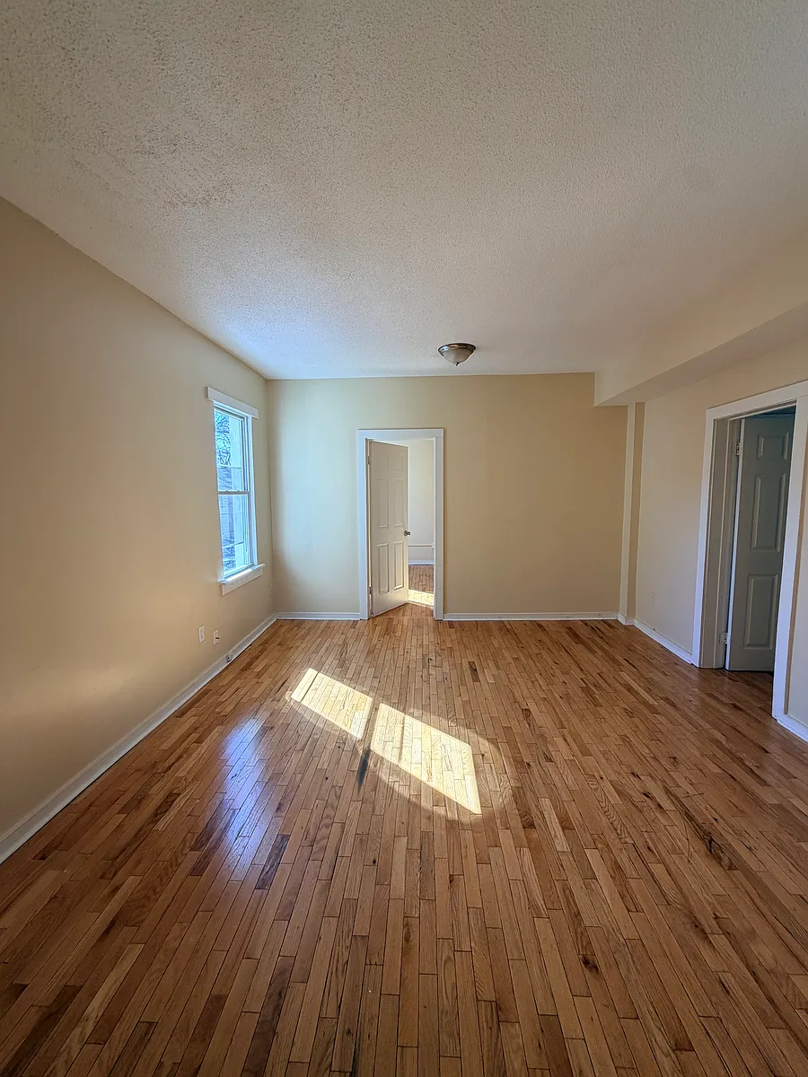 Building Photo - 33 Dickerman St #D
