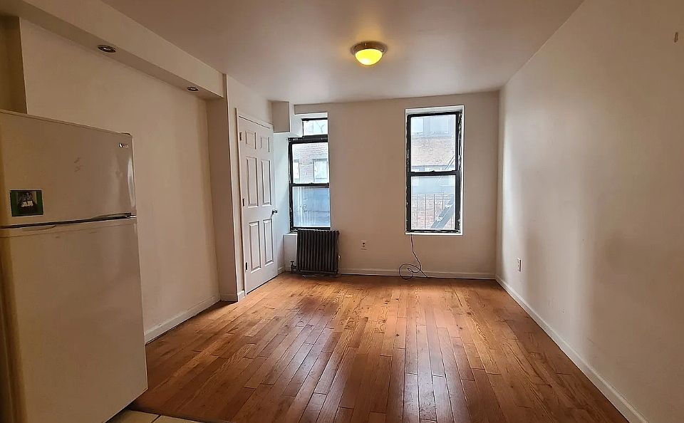 1st image of 123 Allen St #1