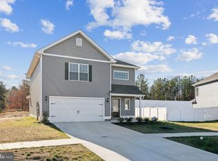 17098 Rollins Rd, Bowling Green, VA 22427