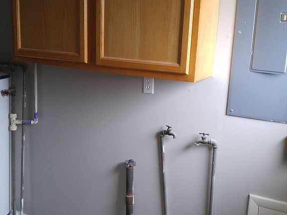 4th image of 505 W Versailles Ave