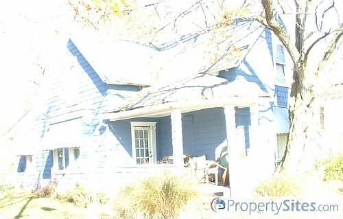 1st image of 2376 2nd St