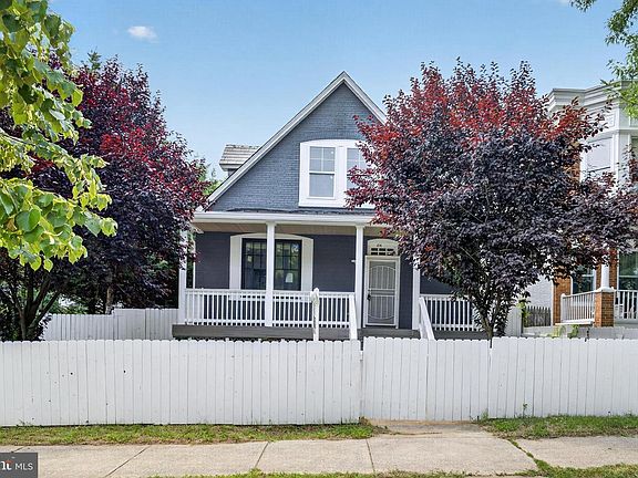 3rd image of 214 S Augusta Ave