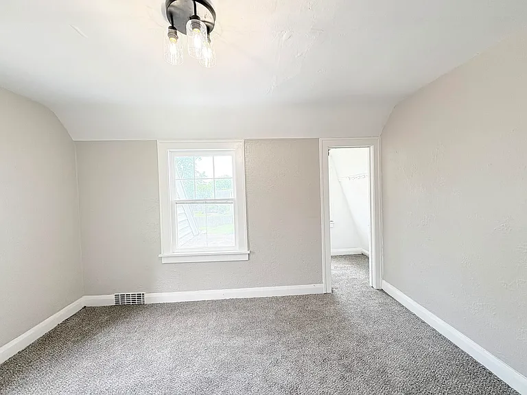 804 Alvison Rd — Photo 17
