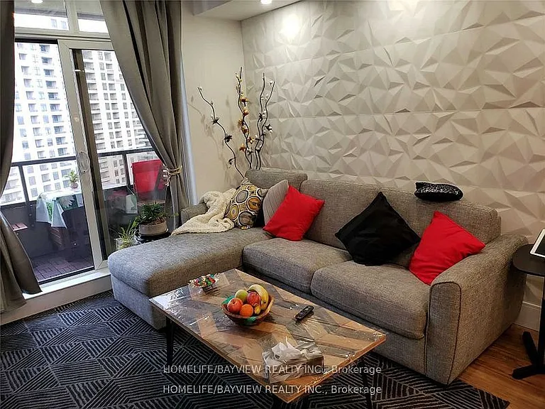 9225 Jane St #1006 — Photo 8