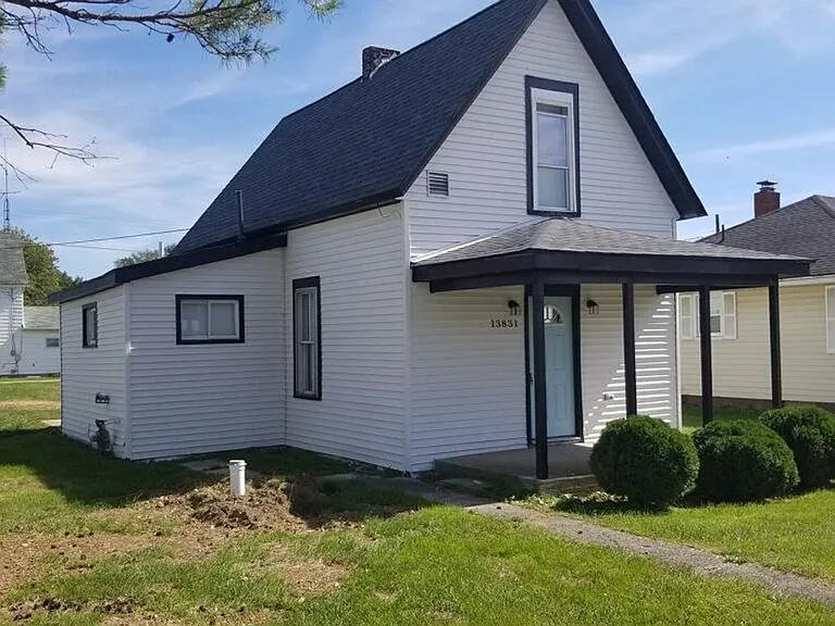 13831 Main St SE — Photo 2