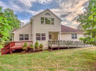 35 Twin Ponds Dr, Kingston, NY