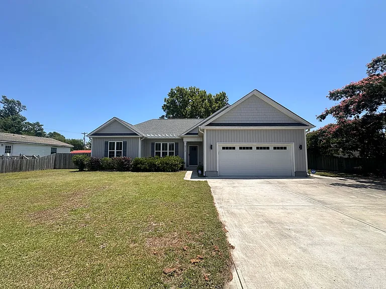 6712 Kenmore Dr — Photo 2
