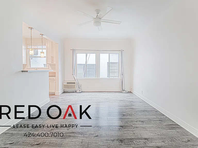 121 N Kenmore Ave #205 — Photo 2