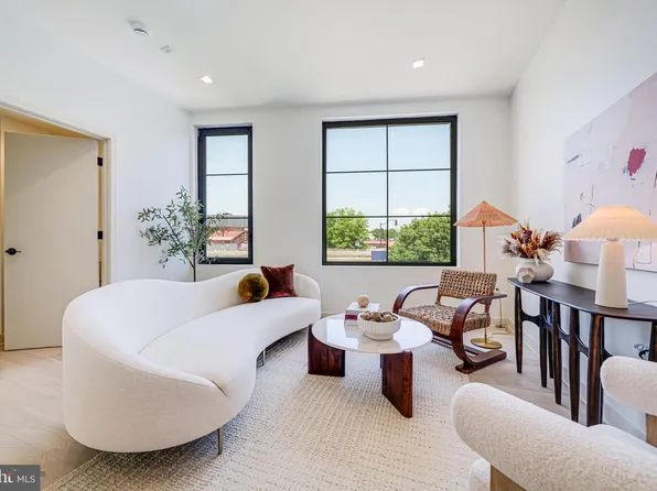 2905 Newark St NW, Washington, DC 20008