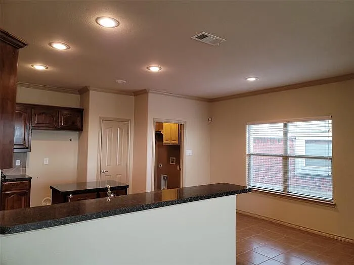 817 Jodie Dr — Photo 6