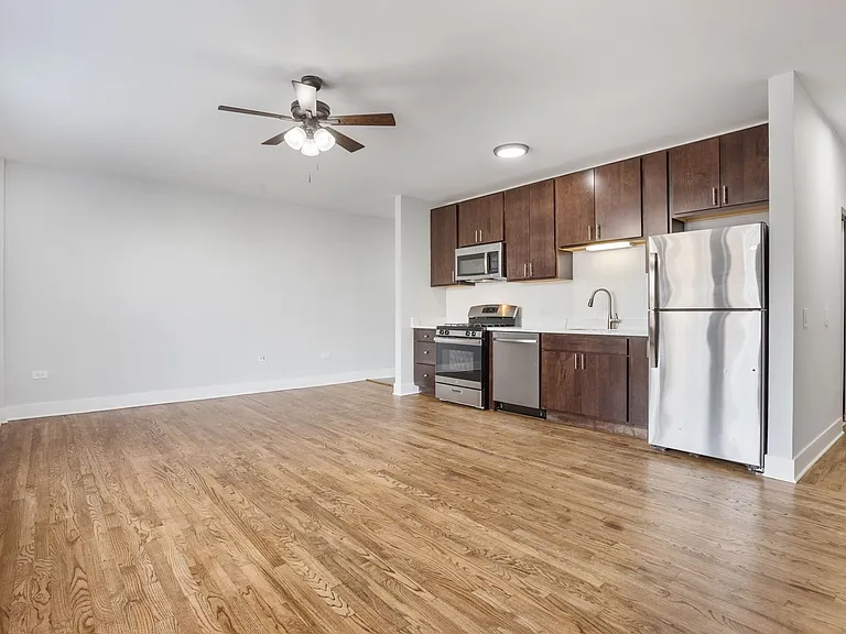 1625 W Howard St — Photo 18