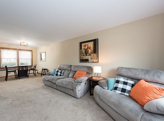 4th image of 1112 Tewes Ln