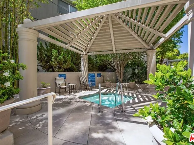 10724 Wilshire Blvd #809 — Photo 19