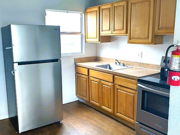 2nd image of 5261 Alhambra Dr APT 10