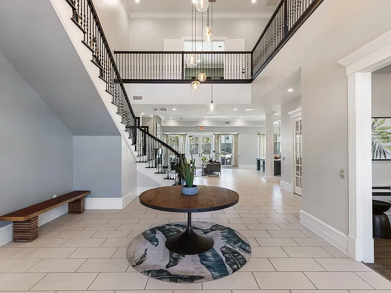 Leasing Center