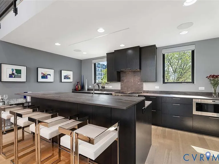 509 W 7th St — Photo 27