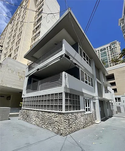 108 Del Parque St #5 Photo 1