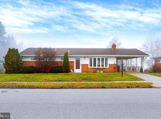 211 Hillcrest Dr, New Cumberland, PA 17070
