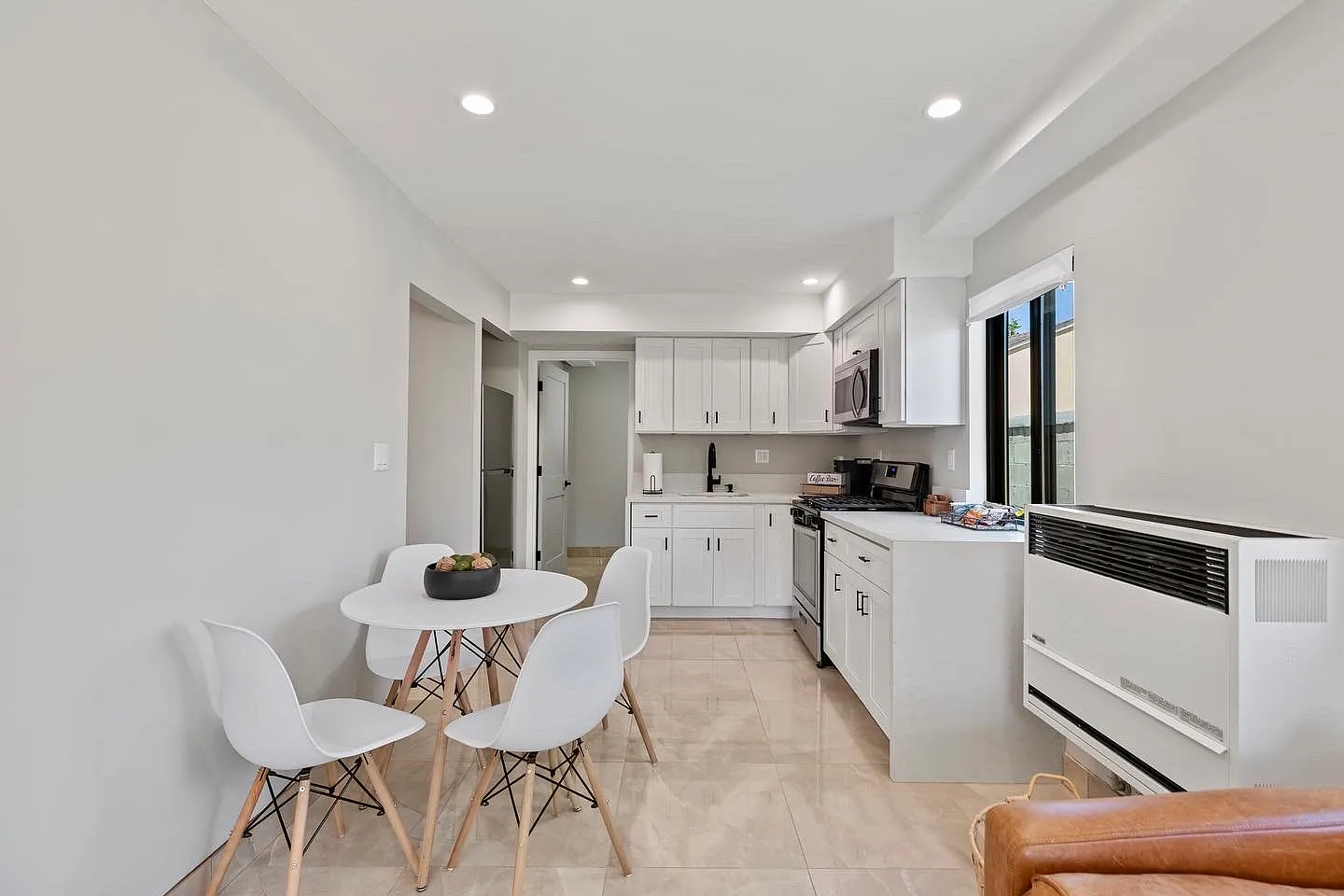 6038 W 75th St — Photo 1