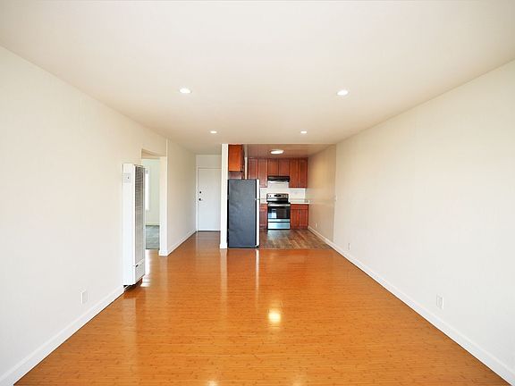 2nd image of 365 Peoria St APT 3