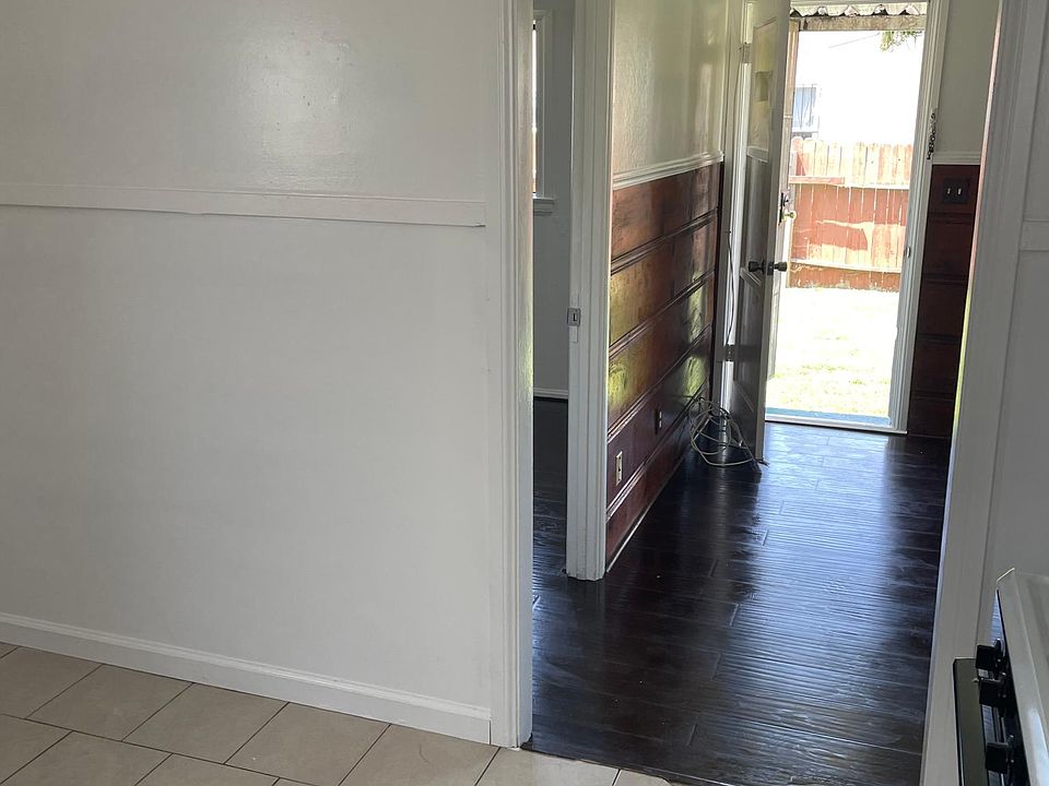 1st image of 129 E A St #129