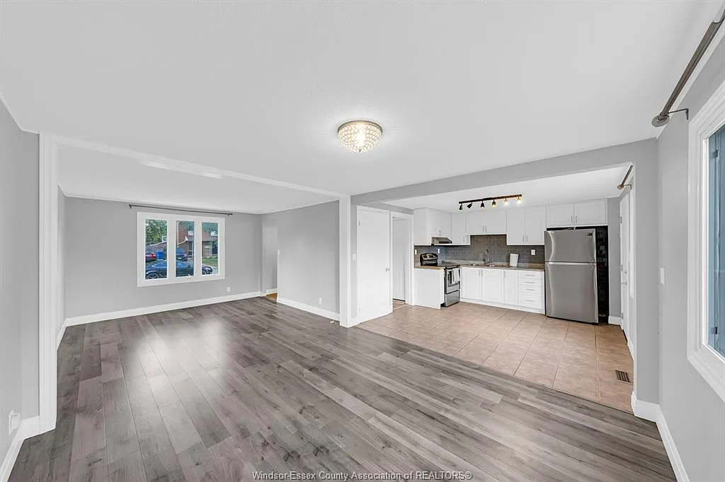 3 bed, 1.5 bath, $2,225 — Photo 4