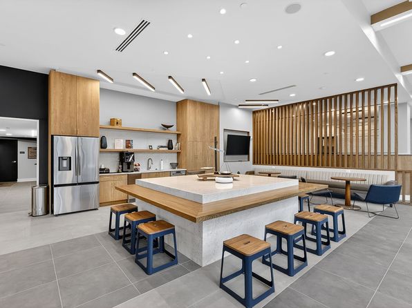 960 E Adams St #1-313