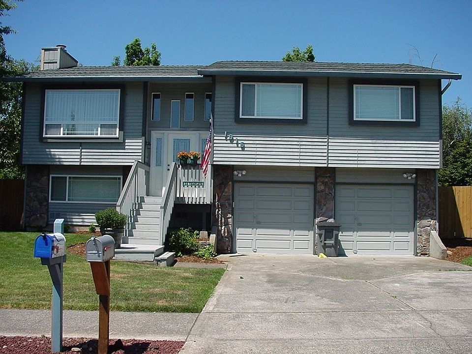 1st image of 1916 SE Blairmont Dr
