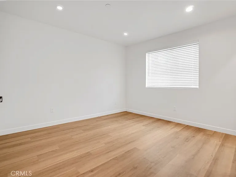 16118 Haynes St — Photo 19