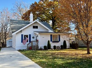 1249 43rd St, Des Moines, IA 50311