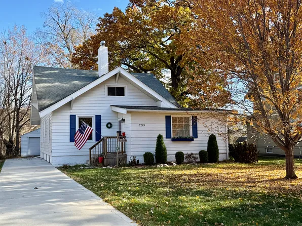 1249 43rd St, Des Moines, IA 50311