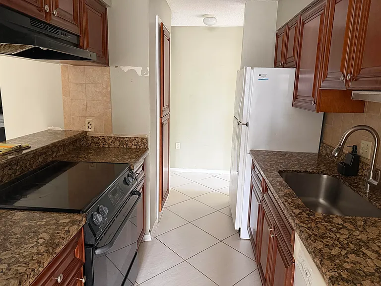 2307 N Congress Ave #17 — Photo 6