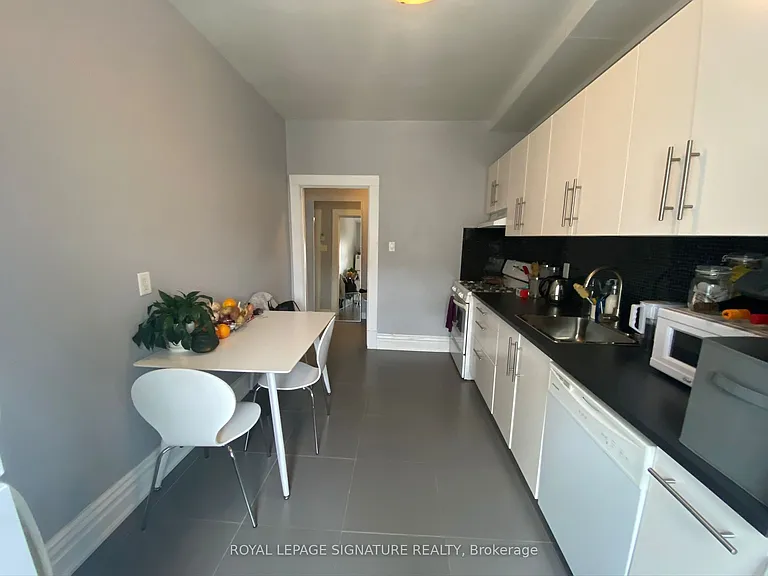 172 Beatrice St #3 — Photo 6