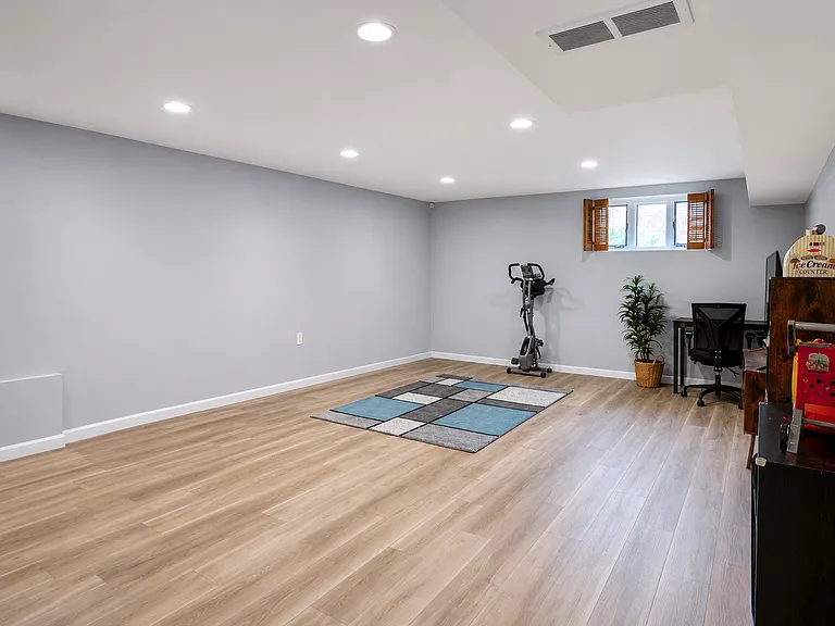1501 Ladd St — Photo 31