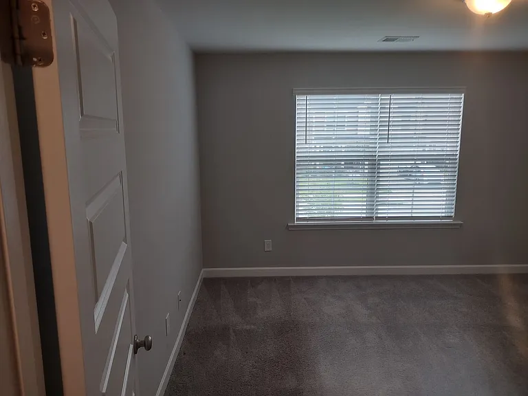1031 Ashcroft Cir — Photo 53