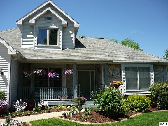 2nd image of 2012 W Coachlight Dr