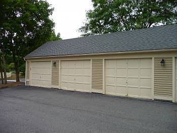 2nd image of 1303 Nutmeg Dr