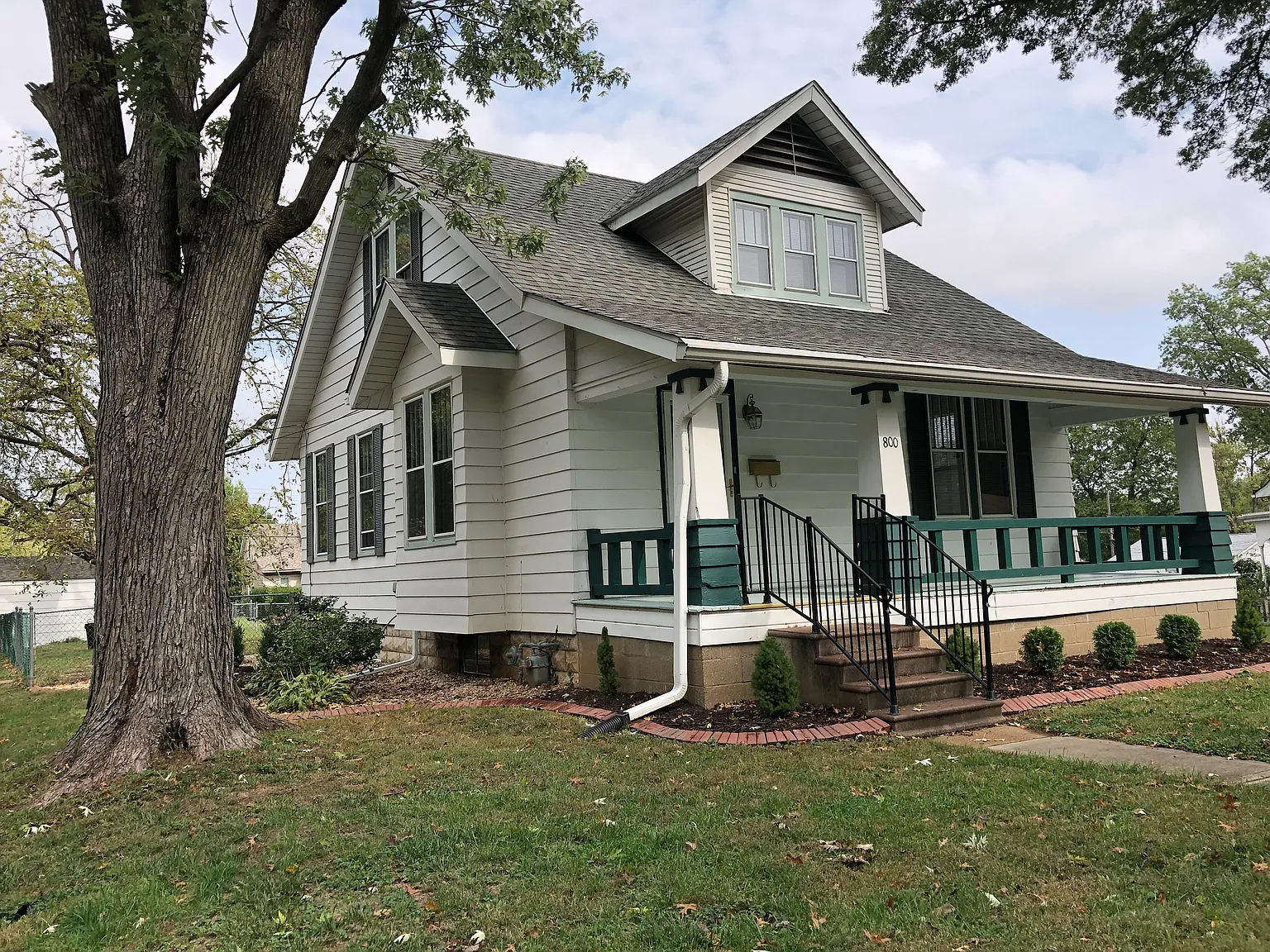 800 Forest Ave photo 1