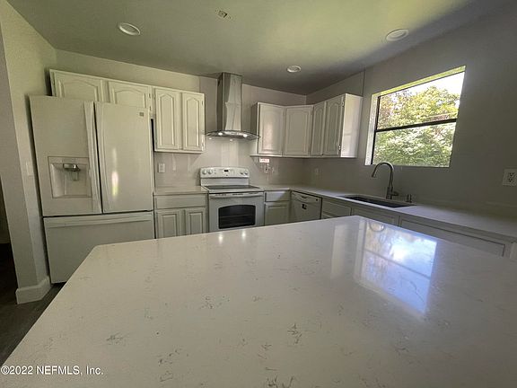 5th image of 6602 Wellington Place Ln