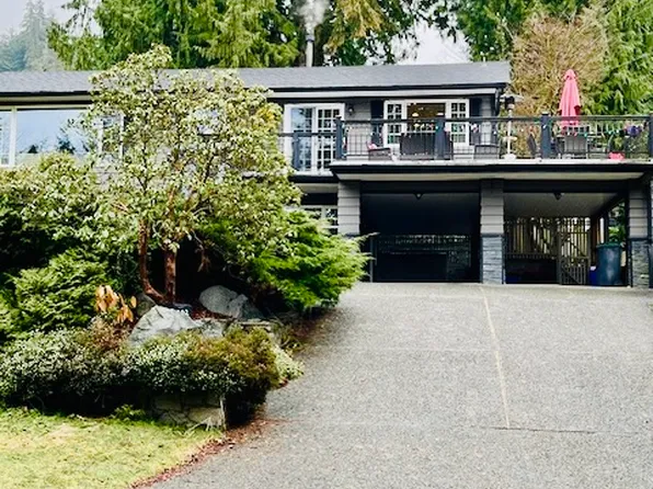 5002 Ranger Ave #2, North Vancouver, BC V7R 3M4