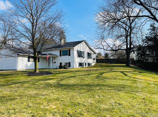 412 3rd St, Fenton, MI 48430