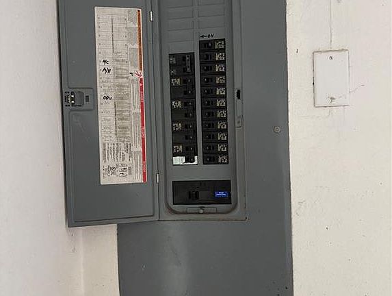 5th image of 244 Red Mens Hall Rd