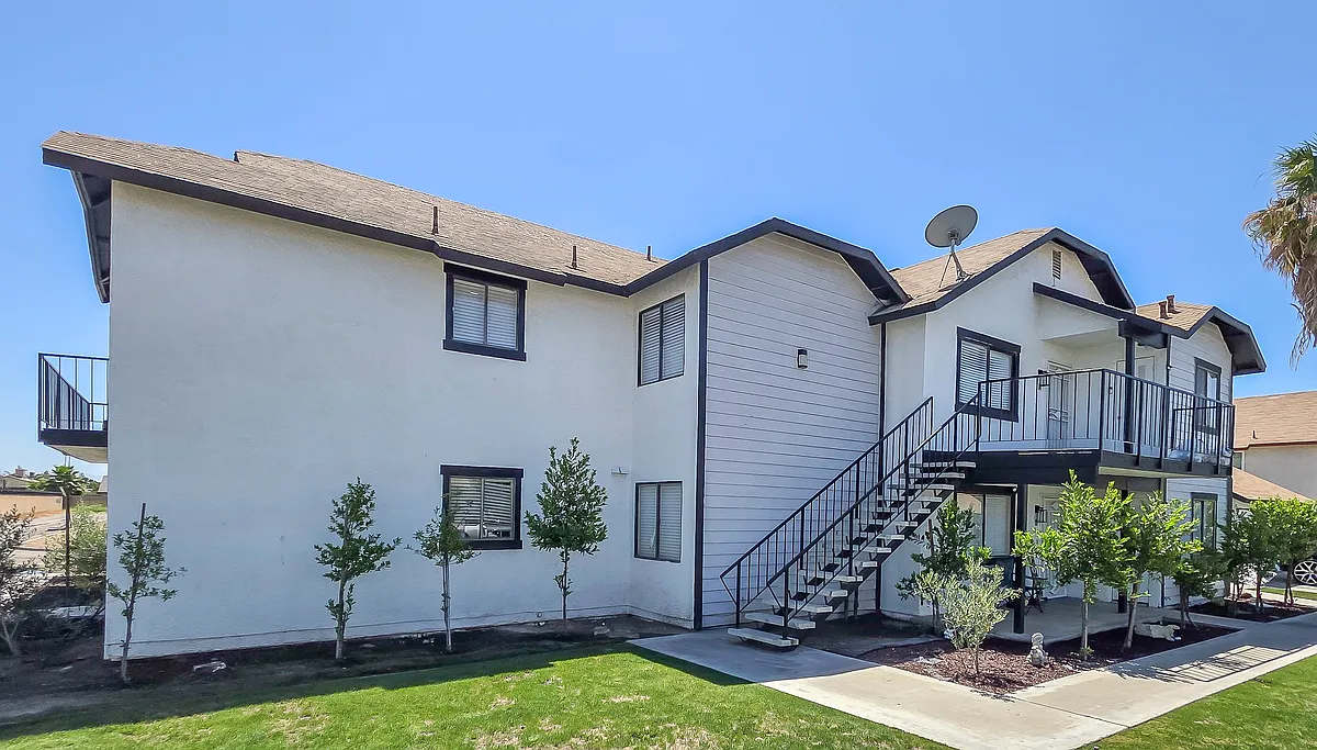 Building Photo - 2704 Villalovos Ct #2