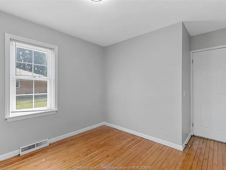 76 Texas Rd — Photo 18