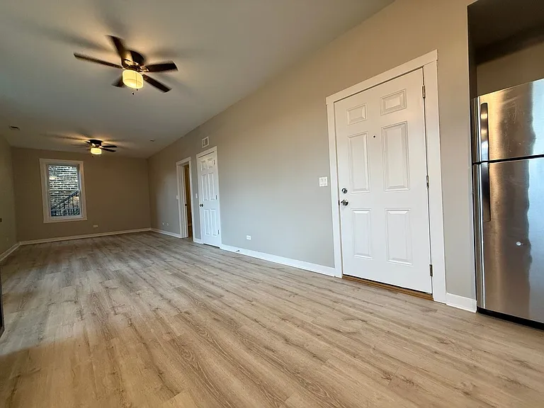 3222 S Aberdeen — Photo 2